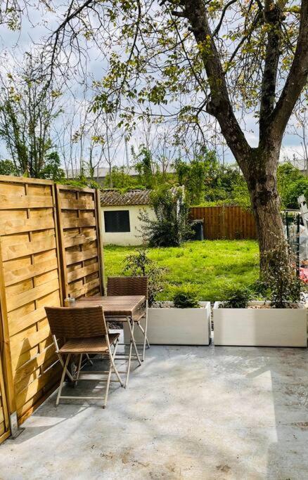 אז'ן Le Belloc- Suberbe Appartement T1 Bis - Au Calme - Terrasse - Vue Jardin מראה חיצוני תמונה